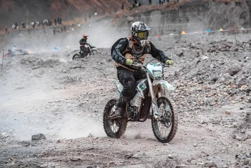 Bicicletta Elettrica da Fuoris - 72V 12000W Electric Dirt Bike recensione e prezzo